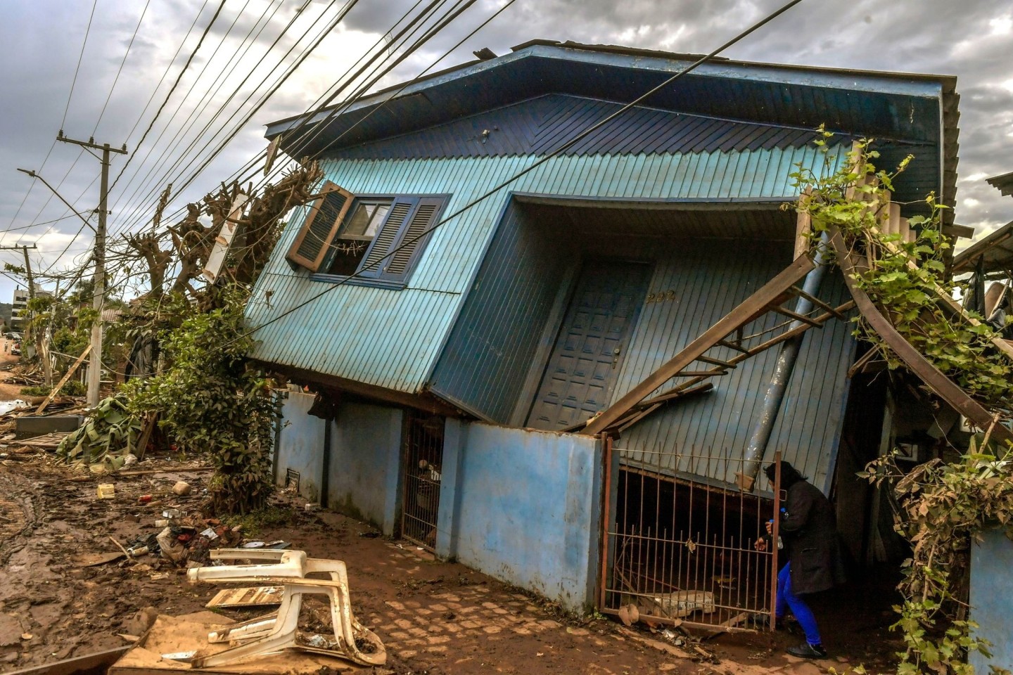 Ein zerstörtes Haus: Die Zahl der Toten ist nach den schweren Unwettern im Süden Brasiliens weiter gestiegen.