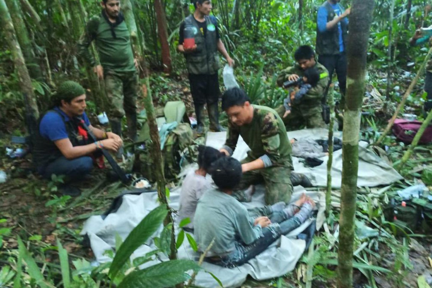 Suchtrupps hatten die Kinder nach 40 Tagen im Regenwald im Süden des Landes gefunden.