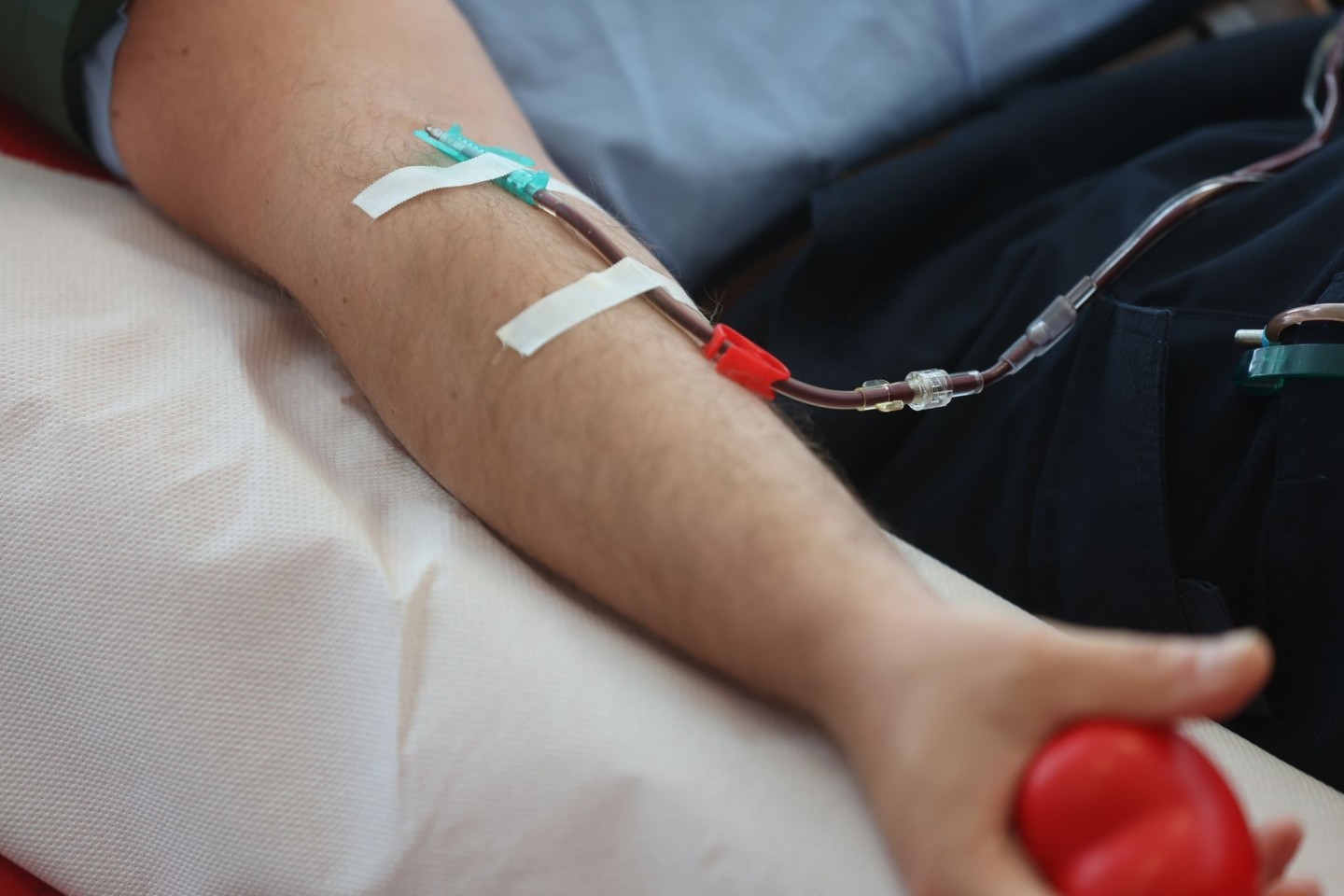 Die Deutsche Aidshilfe kritisiert die neuen Richtlinien für Blutspenden.