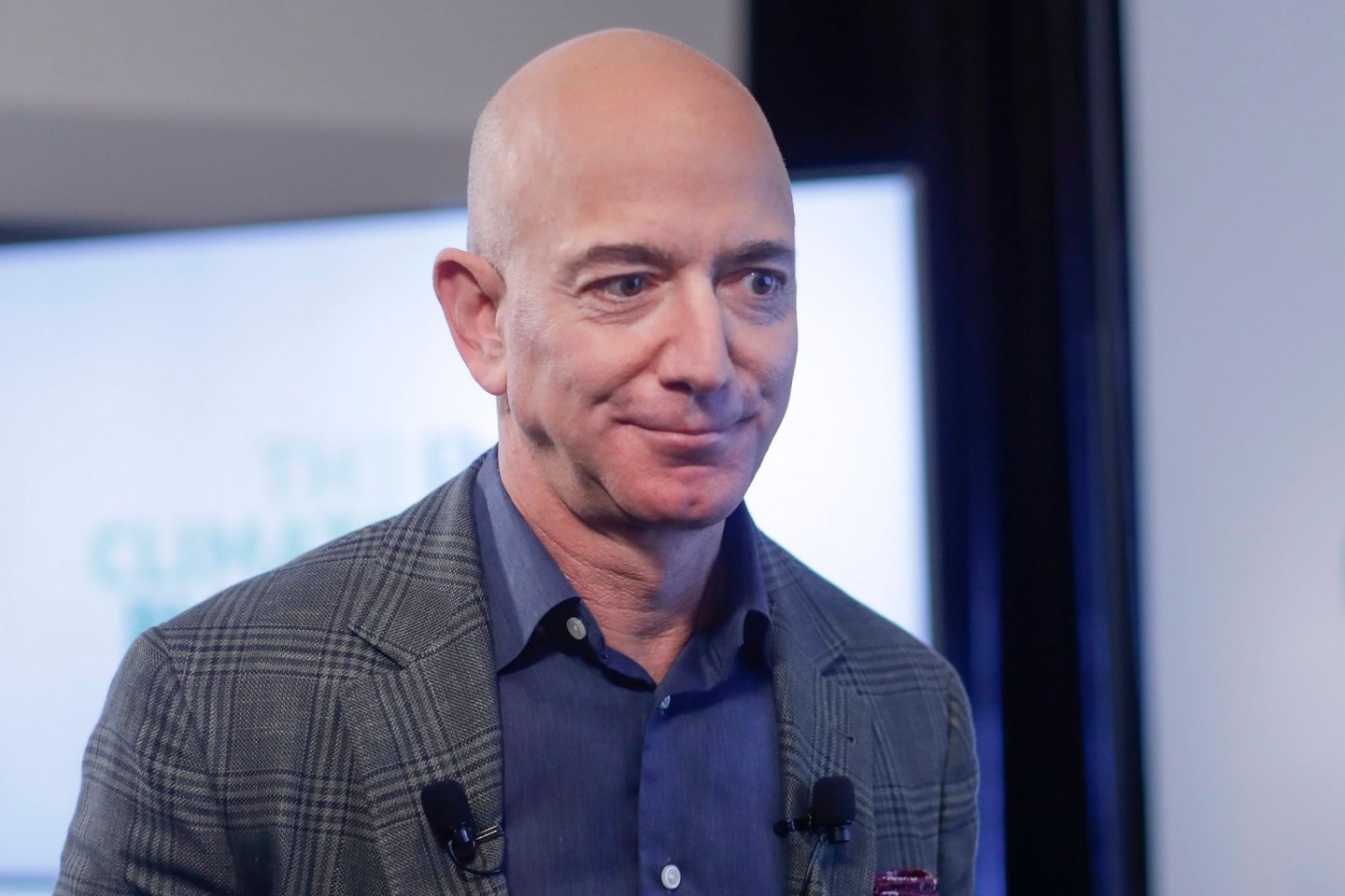 Amazon-Milliardär Jeff Bezos steckt viel Geld in sein privates Raumfahrtuntermehmen.