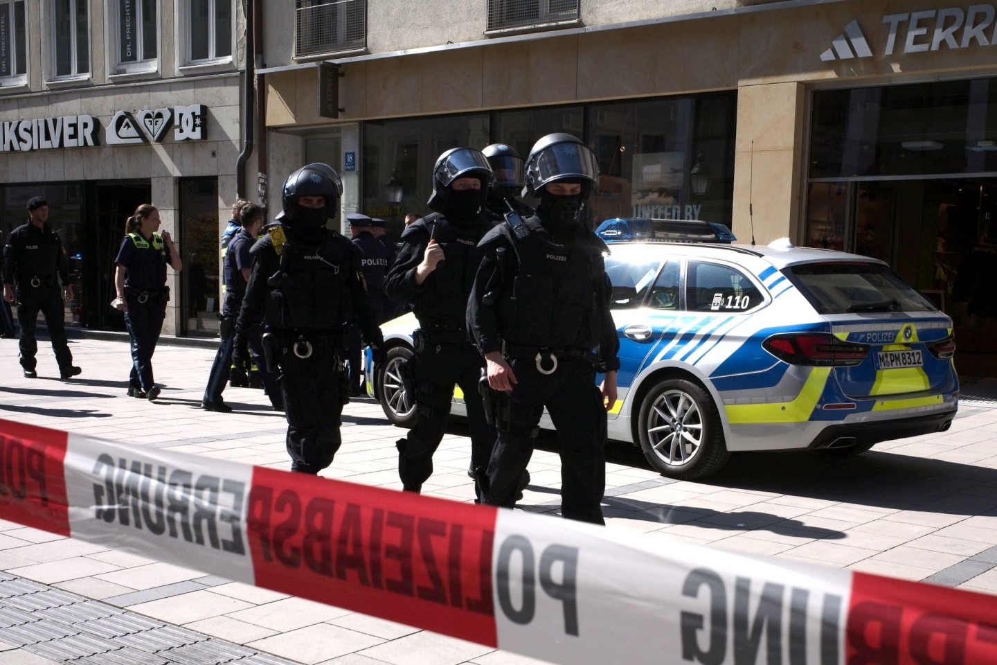 Messerstiche, ein Toter und eine Schwerverletzte: Was genau ist in der Sendlinger Straße passiert?