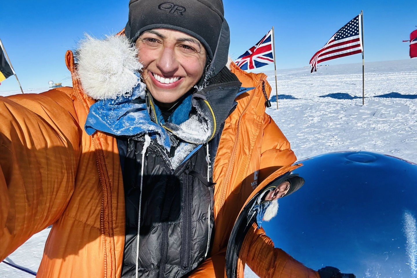 Die Britin Preet Chandi macht ein Selfie von sich in der Antarktis.