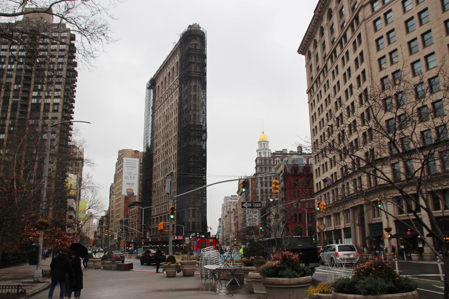 Das teilweise eingerüstete Flatiron Building in dem nach ihm benannten Flatiron District von Manhattan.