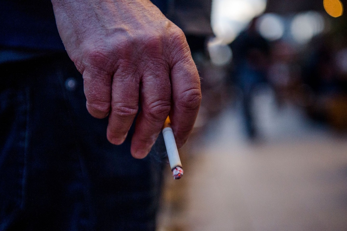 Die Suchtforscher gehen davon aus, dass wahrscheinlich im letzten Jahr mehr frische Ex-Raucher rückfällig geworden sind.