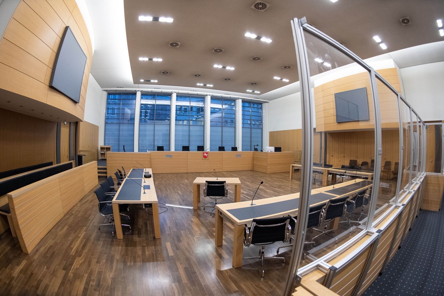 Im Saal 141 des Landgerichts Braunschweig findet unter Ausschluss der Öffentlichkeit der Prozess statt.
