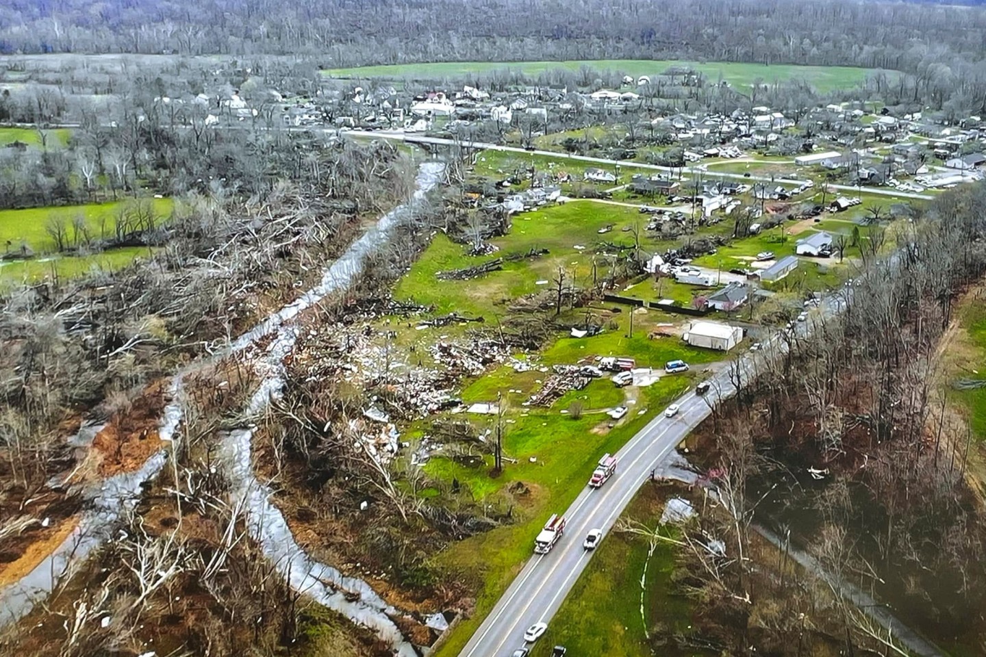 Das Foto der Polizei zeigt eine verwüstete Landschaft nahe Marble Hill in Missouri.
