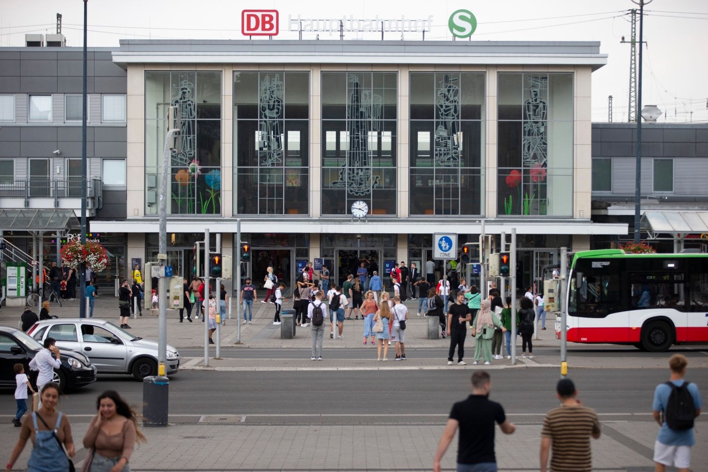 Im Dortmunder Hauptbahnhof läuft wieder alles nach Plan.